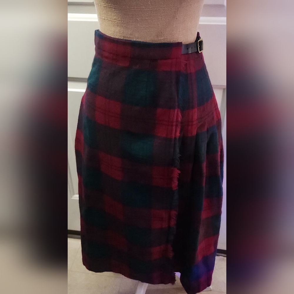 Vintage Highland Kilts 100% Wool Plaid Skirt Size 12, 24" waist, 30" length